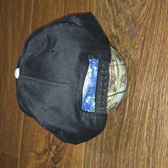 YUPOONG GARTH BROOKS snap back hat.. #6296 - Picture 3 of 5